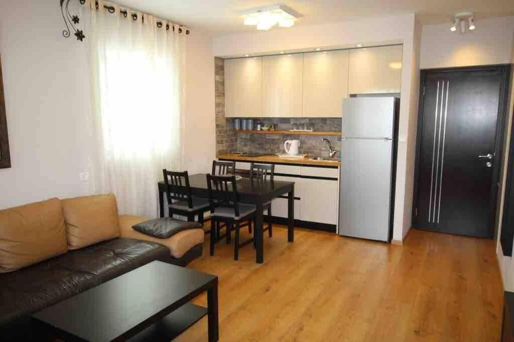 Royal Apartments , Blvd Nitza 8 Netanya Exteriör bild