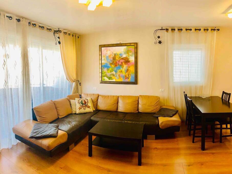 Royal Apartments , Blvd Nitza 8 Netanya Exteriör bild